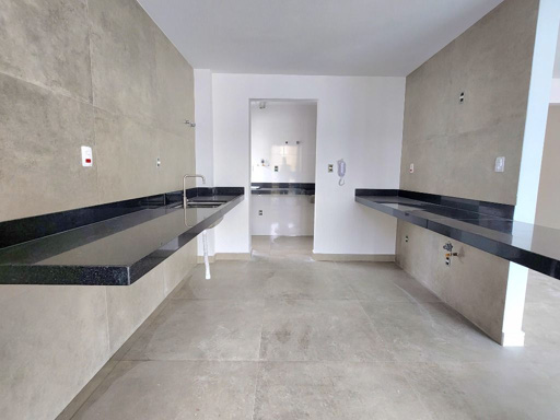 Cozinha e acesso a lavanderia