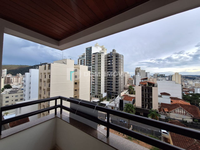 Sacada para Rua Delfim Moreira.