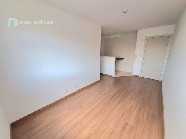 Sala integrada a cozinha.