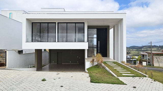 Garagem para 4 veículos.