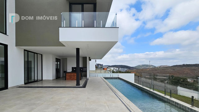 Gourmet completa com piscina com prainha.