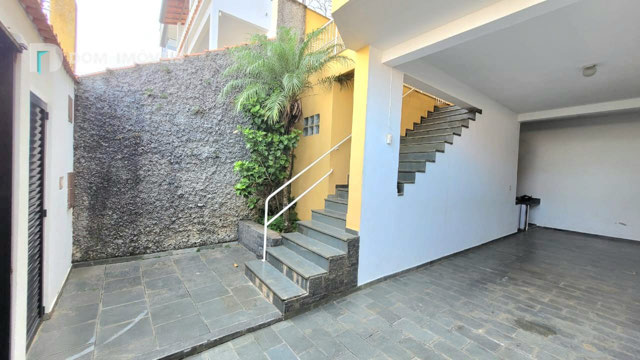 Escada de Acesso a Casa.