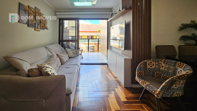 Espaçosa e com acesso a Varanda