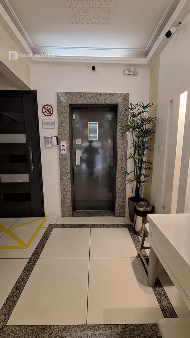 1 elevador.