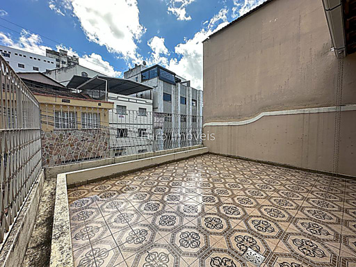 Casa com 3 quartos para Venda no bairro Passos em Juiz de Fora, MG