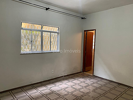 Casa com 6 quartos para venda no bairro Passos em Juiz de Fora, MG