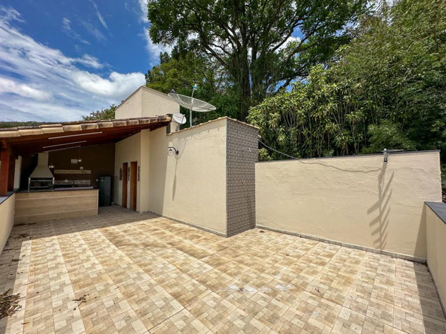 Casa com 3 quartos para Venda no bairro Monte Castelo em Juiz de Fora, MG