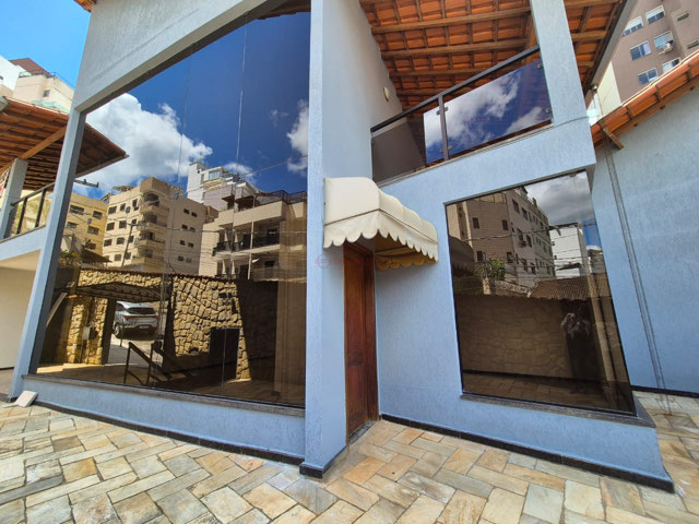 Casa de 6 quartos e 1 suíte no Jardim Laranjeiras