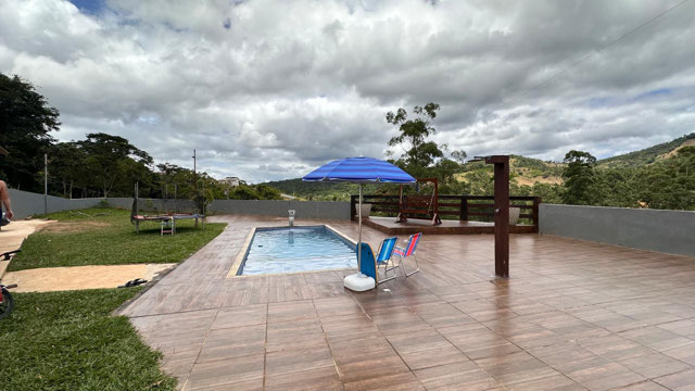 Granja no Cordeiros- 1000m² - Granjeamento recanto do lago, 3 suítes e piscina