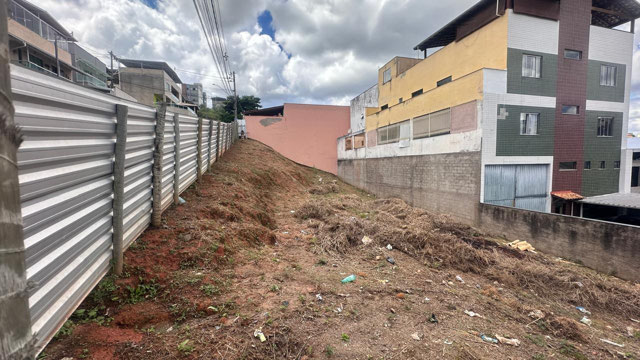 Lote com ótima topografia de esquina 420m² no Fontes Ville II.