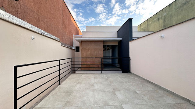 Casa 105m 2 quartos, quintal no Parque Independência em Juiz de Fora, MG.
