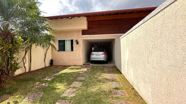 Garagem /jardim