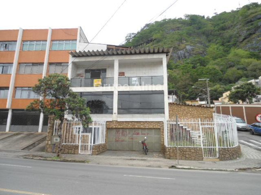 Casa com 6 quartos para venda no bairro Paineiras em Juiz de Fora, MG