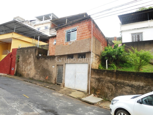 Casa com 3 quartos para venda no bairro Mundo Novo em Juiz de Fora, MG