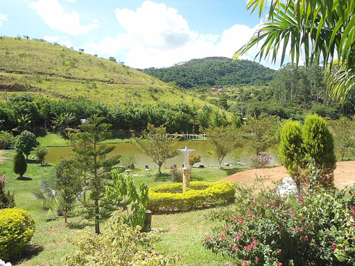 Chácara / Sítio / Granja com 3 quartos para venda no bairro Parque das Colinas - Retiro em Juiz de Fora, MG