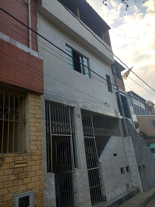 Casa com 2 quartos para venda no bairro Vila Ideal - Lourdes em Juiz de Fora, MG