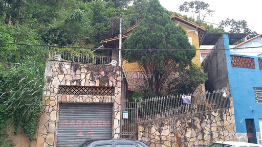 Casa com 4 quartos para venda no bairro Santos Anjos em Juiz de Fora, MG