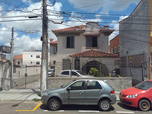 Casa com 7 quartos para venda no bairro Jardim Glória em Juiz de Fora, MG