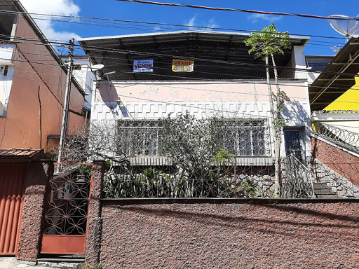 Casa com 4 quartos para venda no bairro Manoel Honório em Juiz de Fora, MG