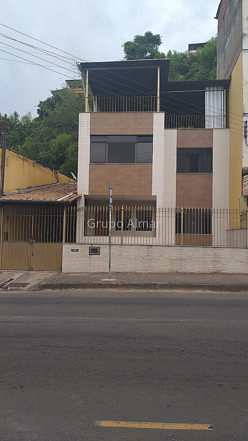 Casa com 4 quartos para venda no bairro Fábrica em Juiz de Fora, MG