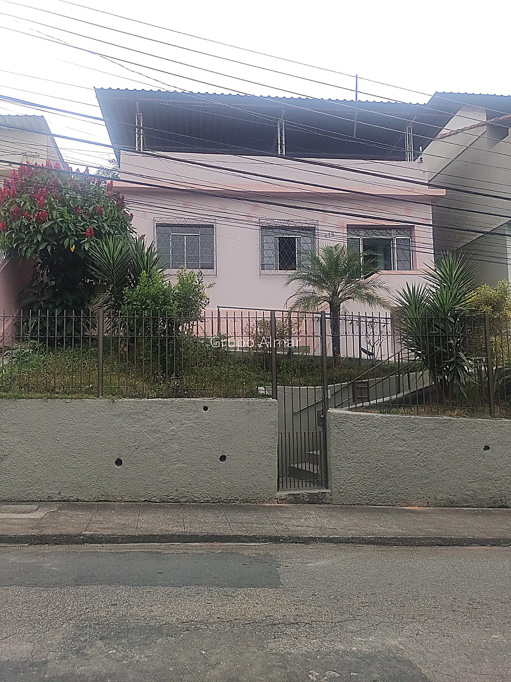 Casa para venda no bairro Jardim Glória em Juiz de Fora, MG