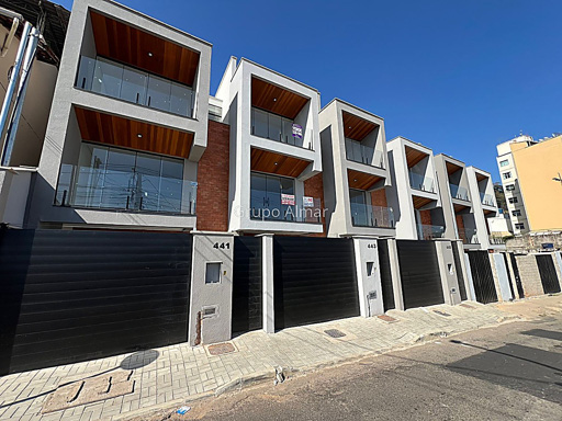 Casa com 3 quartos para venda no bairro Santa Catarina em Juiz de Fora, MG