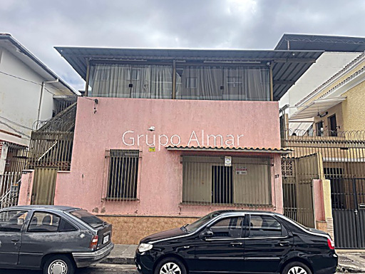 Casa com 4 quartos para Venda no bairro Poço Rico em Juiz de Fora, MG