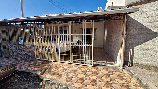 Casa com 3 quartos para venda no bairro Ipiranga - Lot. Alta Vista em Juiz de Fora, MG