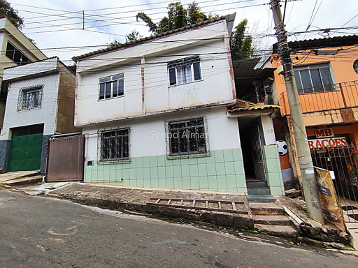 Casa com 6 quartos para venda no bairro Nossa Senhora Aparecida em Juiz de Fora, MG