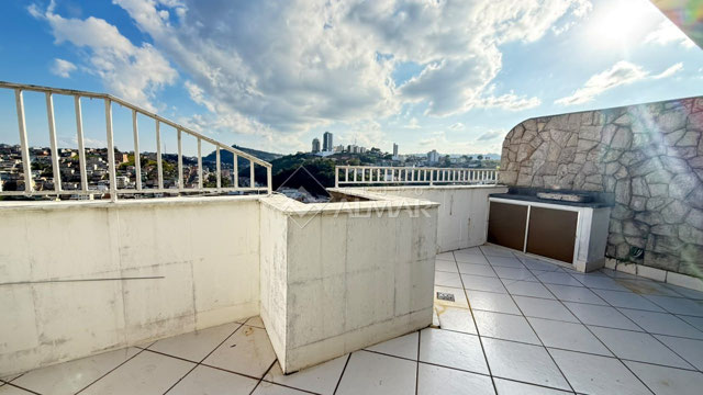 Cobertura com 3 quartos para venda no bairro Boa Vista em Juiz de Fora, MG