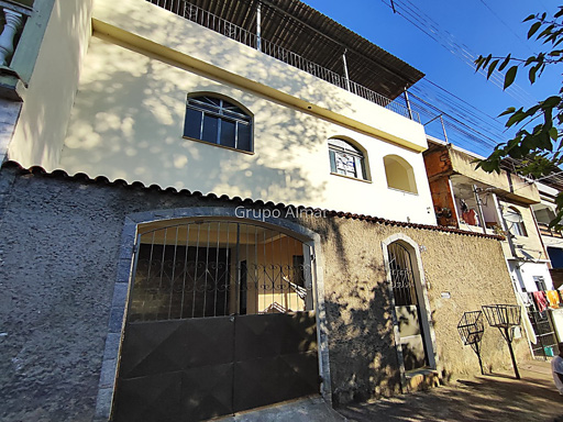 Casa com 3 quartos para Venda no bairro Retiro em Juiz de Fora, MG