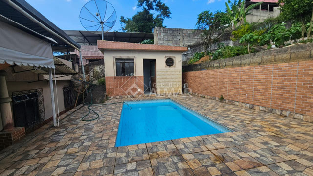 Casa com 2 quartos para venda no bairro Filgueiras em Juiz de Fora, MG