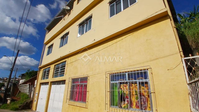 Casa com 5 quartos para venda no bairro Santa Luzia em Juiz de Fora, MG