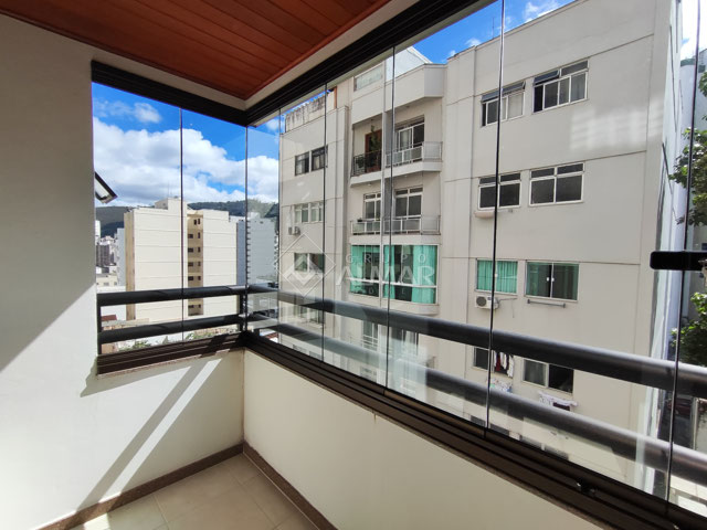 Apartamento com 2 quartos para venda no bairro Centro em Juiz de Fora, MG