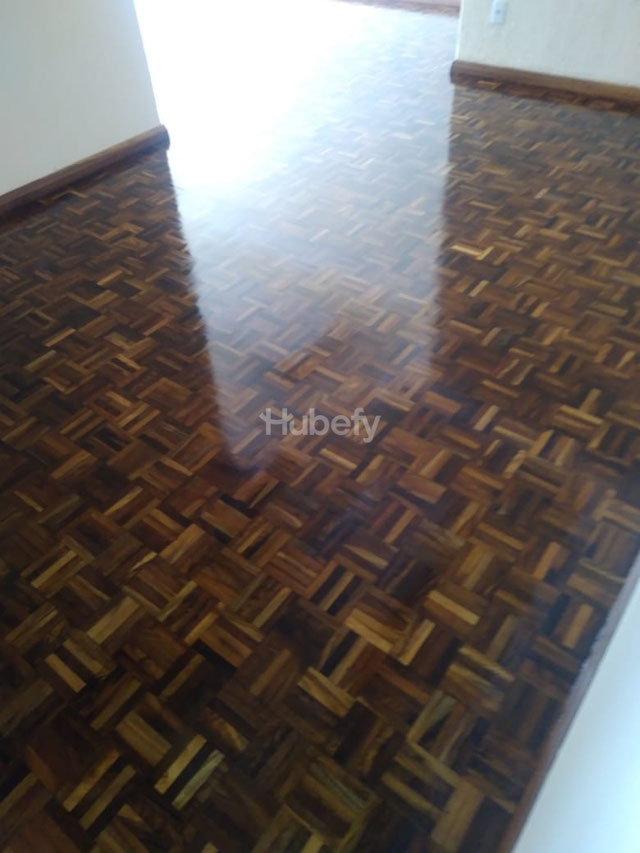 PISO SUPER CONSERVADO