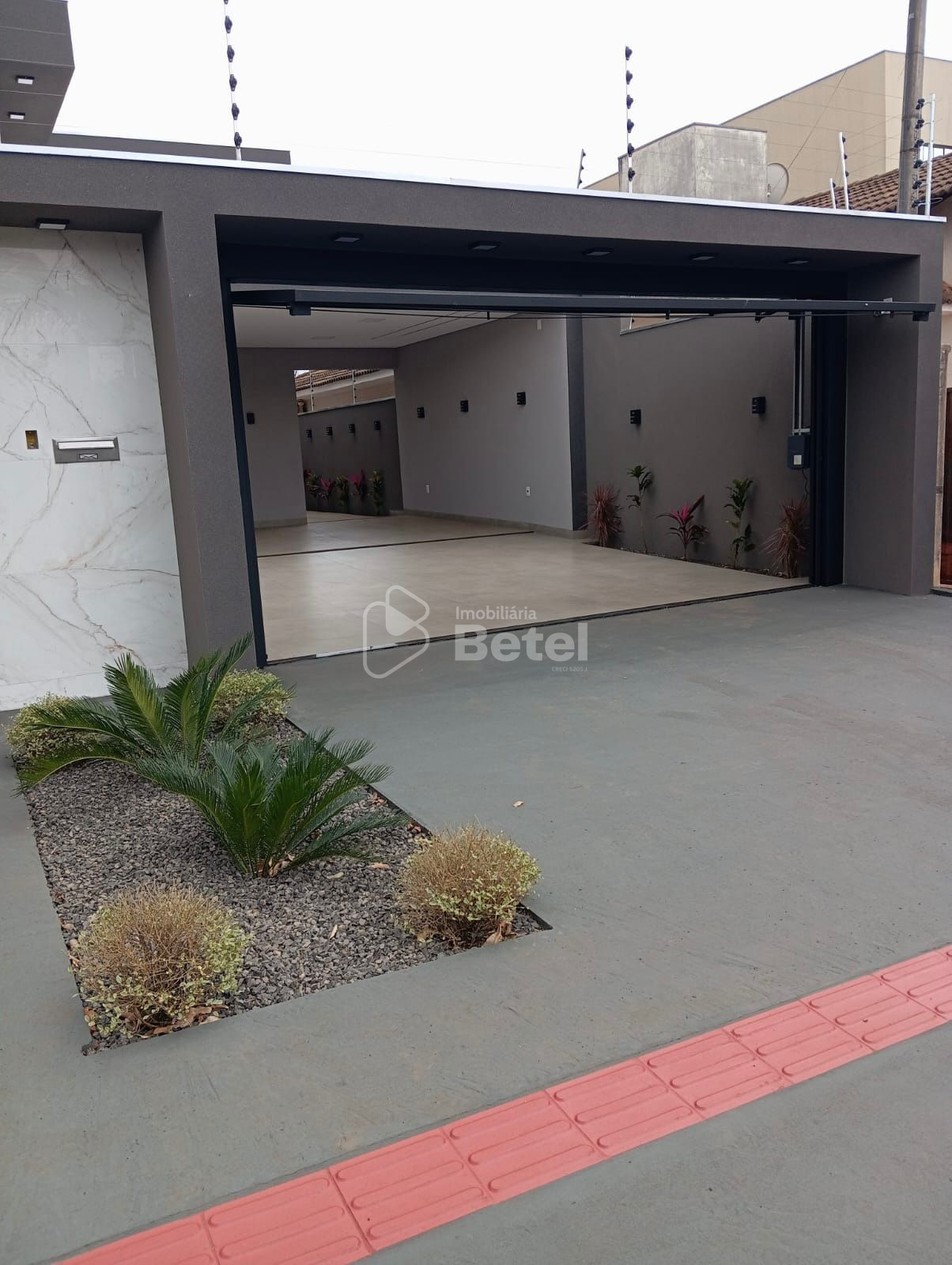 Casa no Parque Alvorada, foto 2 de 35