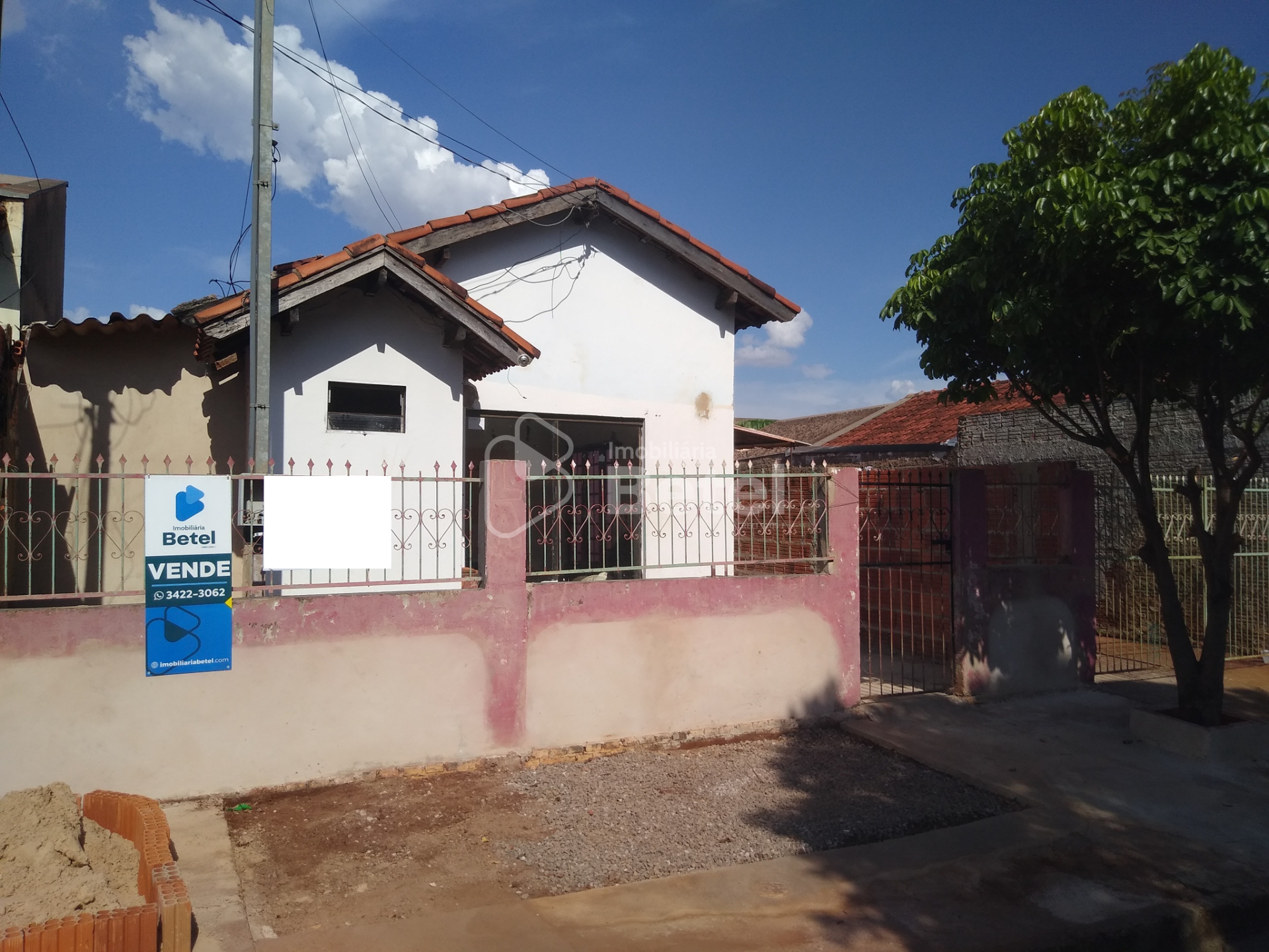 Casa no Conjunto Habitacional Terra Roxa, foto 1 de 3
