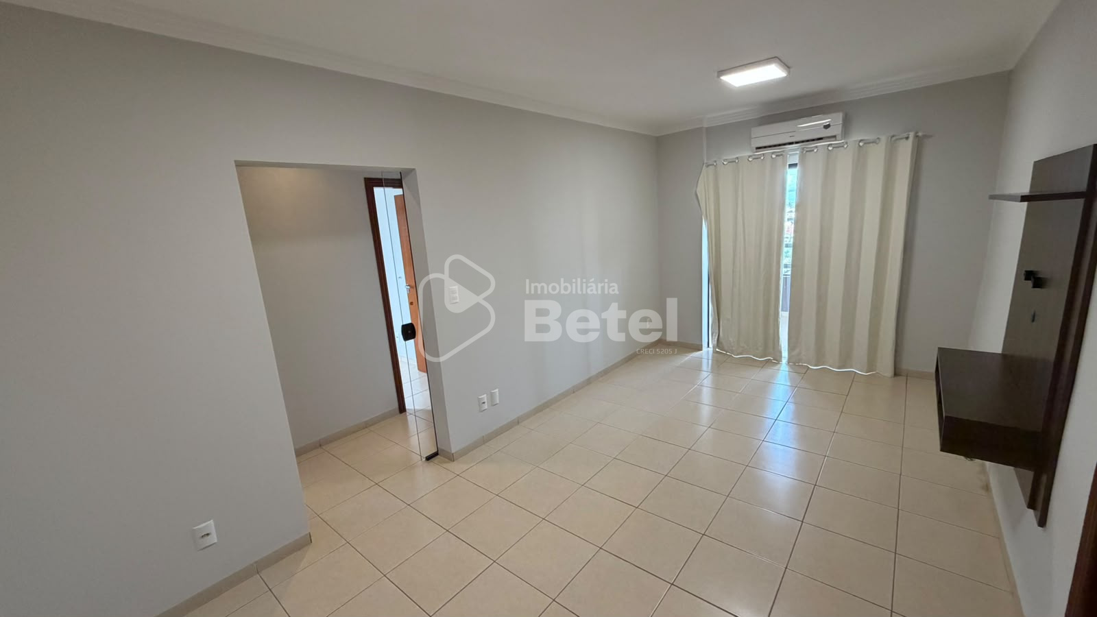 Apartamento em Cohafaba III Plano, foto 3 de 17