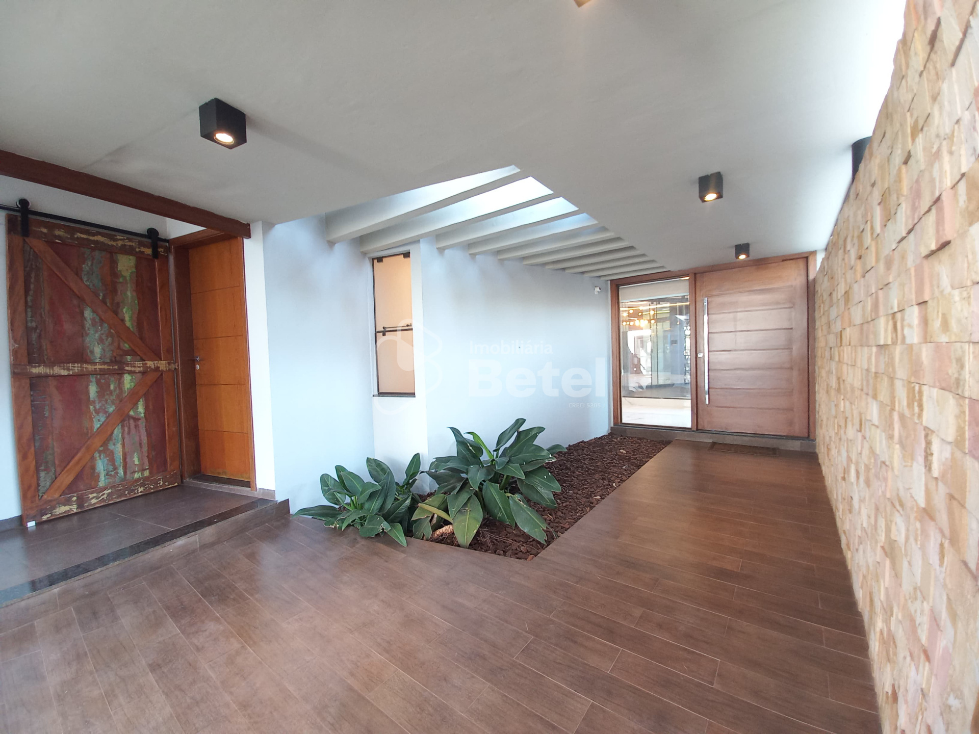 Casa na Vila Planalto, foto 4 de 45