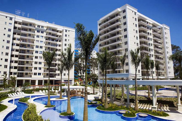 Piscina e torres