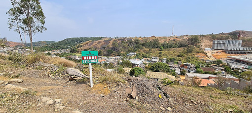 TERRENO 1.395 M ² - PRÓXIMO A PRAÇA DO BAIRRO E BAHAMAS.