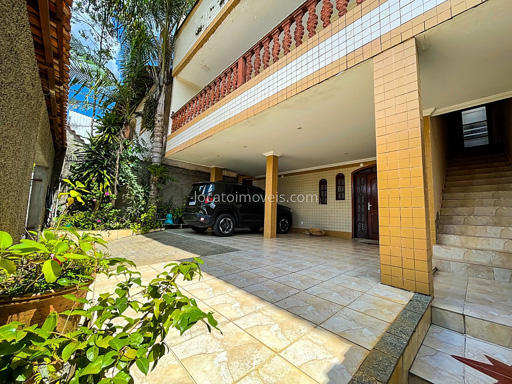 Casa Comercial Residencial com 7 quartos , 480 m2 de área construida - Teixeiras