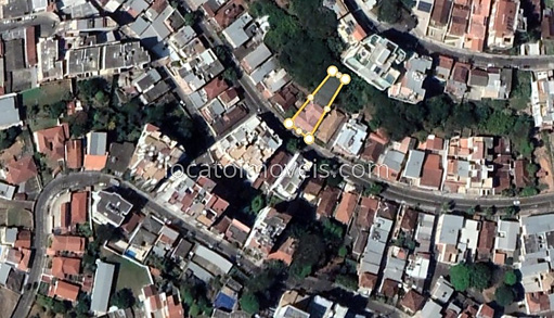 Casa / Terreno na Rua Dr. João Pinheiro - Jardim Glória