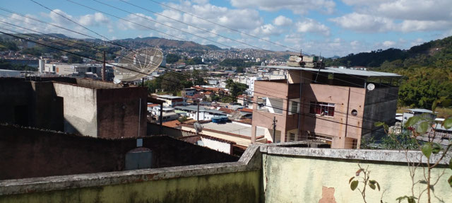 CASA COM 4 QUARTOS NO BAIRRO ESPLANADA