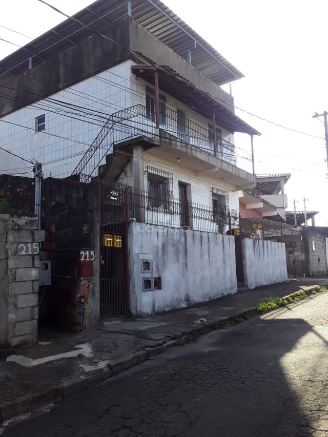 Casa 3 quartos com terraço no Santos Dumont