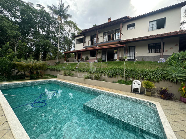 Casa duplex, 05 quartos, bairro Novo Horizonte