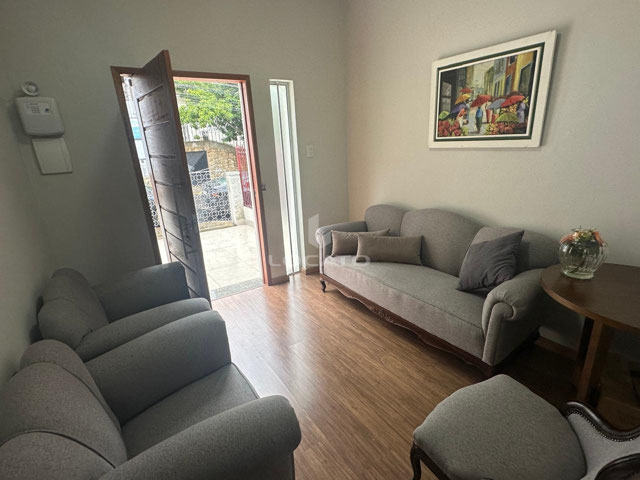 apartamento térreo ,frente, bom pastor, 03 quartos, sem qualquer degrau de escadas para acesso