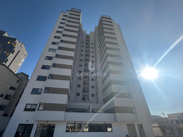 apartamento altíssimo padrão, Granbery, 234 m2, posição solar norte, portaria remota, elevadores, 04 quartos com 04 suítes. 05 vagas de garagens, área de lazer completa