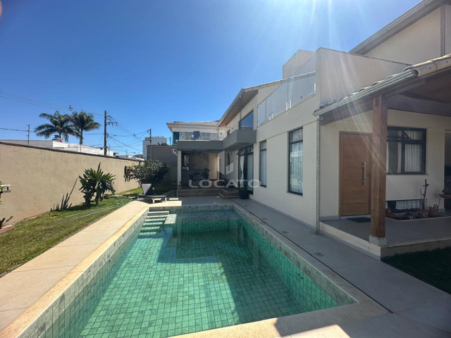 casa duplex padrão "A, aeroporto, 04 quartos, 02 vagas, piscina, área gourmet, quintal
