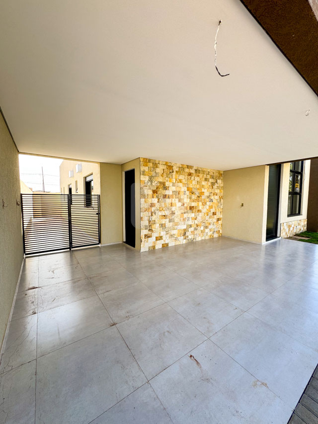 Garagem coberta para 2 veículos